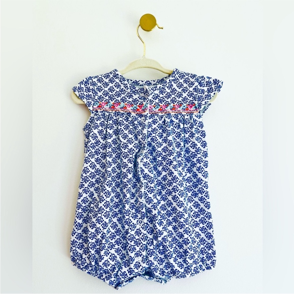 CARTER’S 1pc 12 MONTH BABY Girl ROMPER Navy & White w/EMBROIDERY Trim - LIKE NEW - Picture 4 of 4